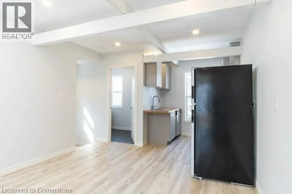 45 FAIRLEIGH Avenue N Unit# 2, #2