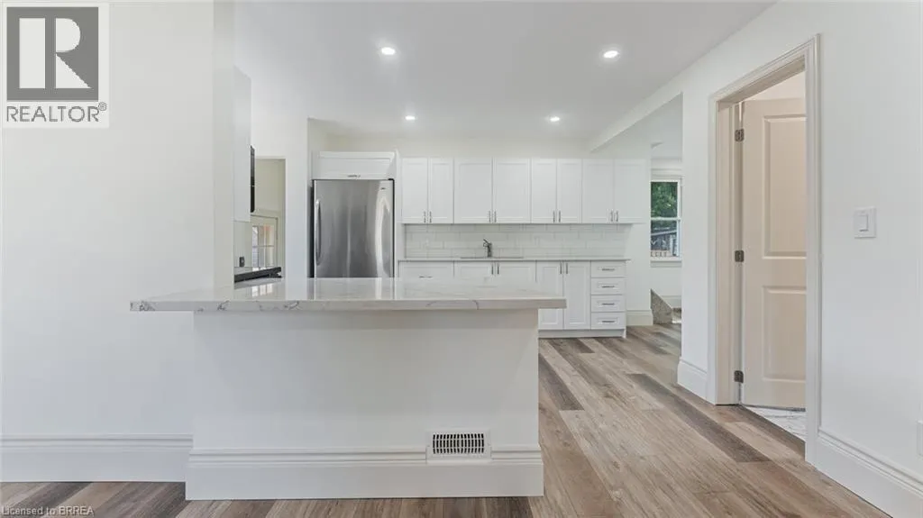 14 MINTERN Avenue