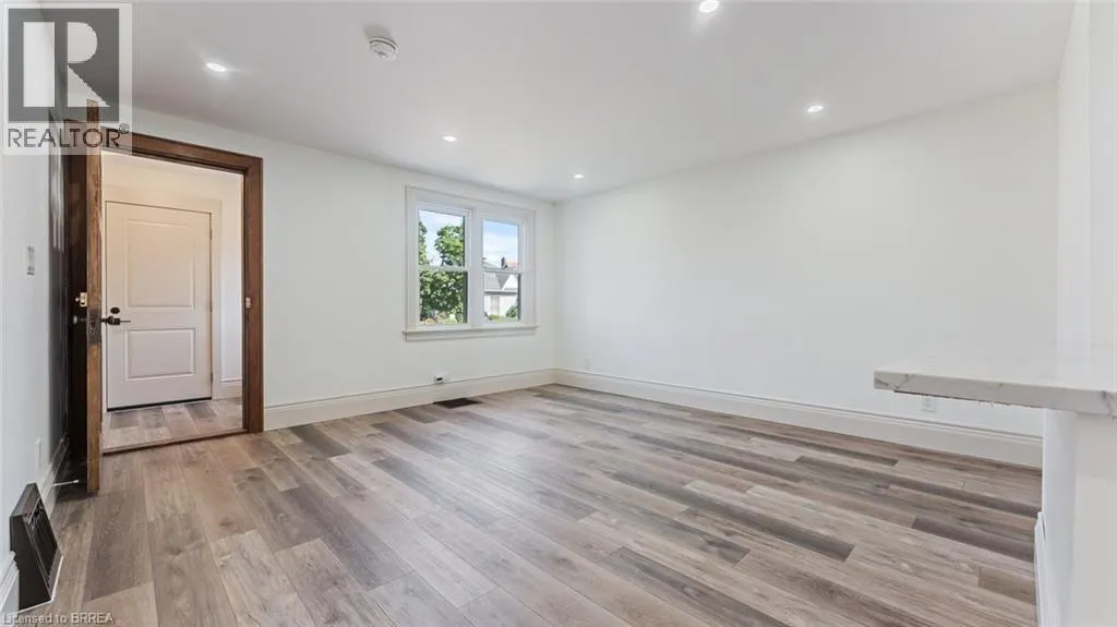 14 MINTERN Avenue