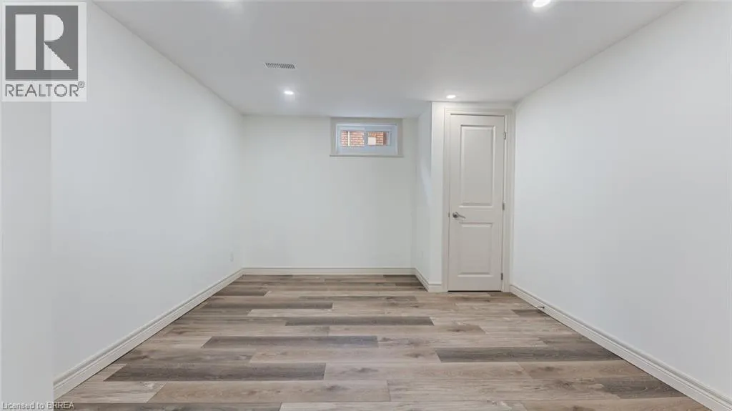 14 MINTERN Avenue