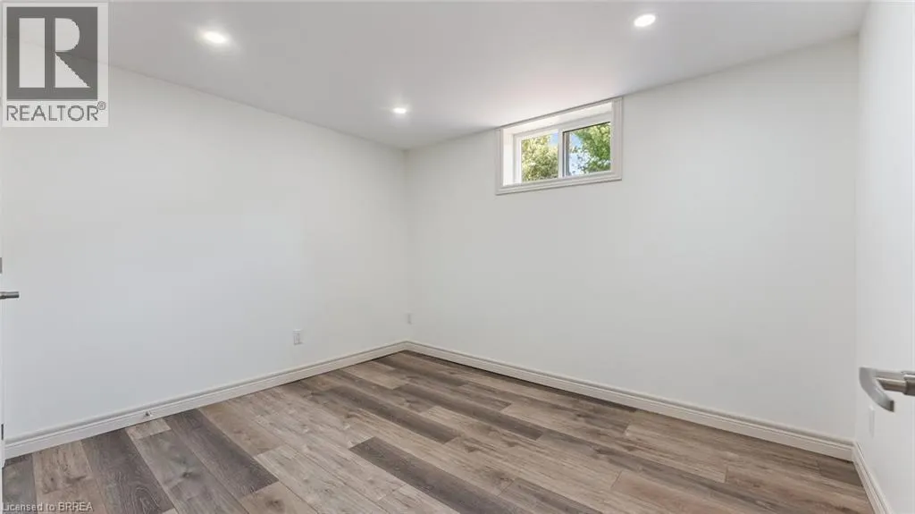 14 MINTERN Avenue