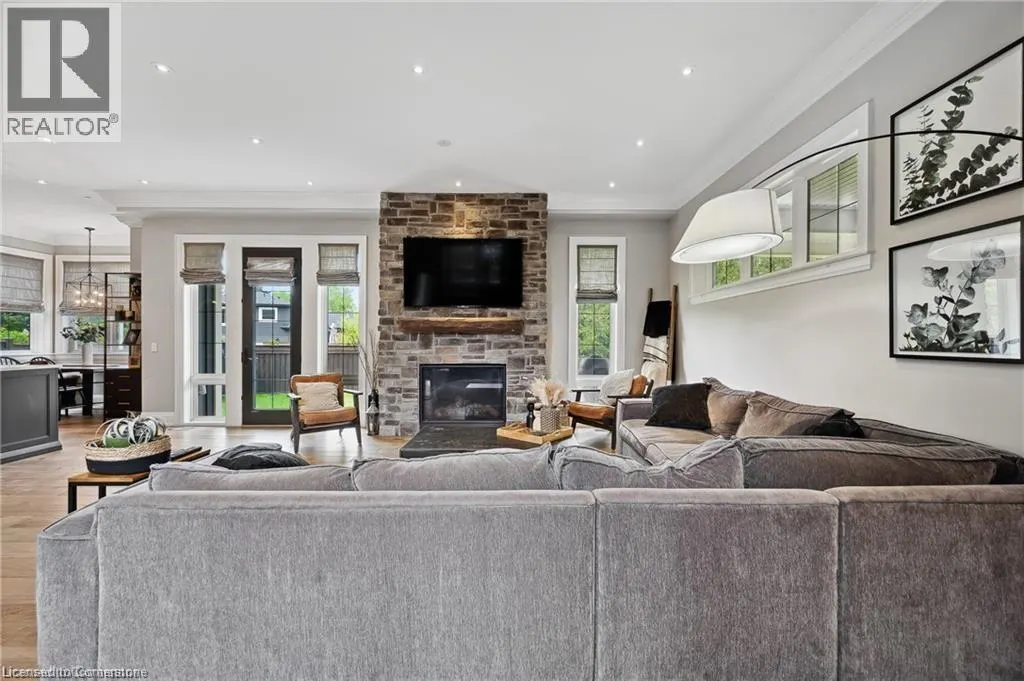 1247 WOOD Place