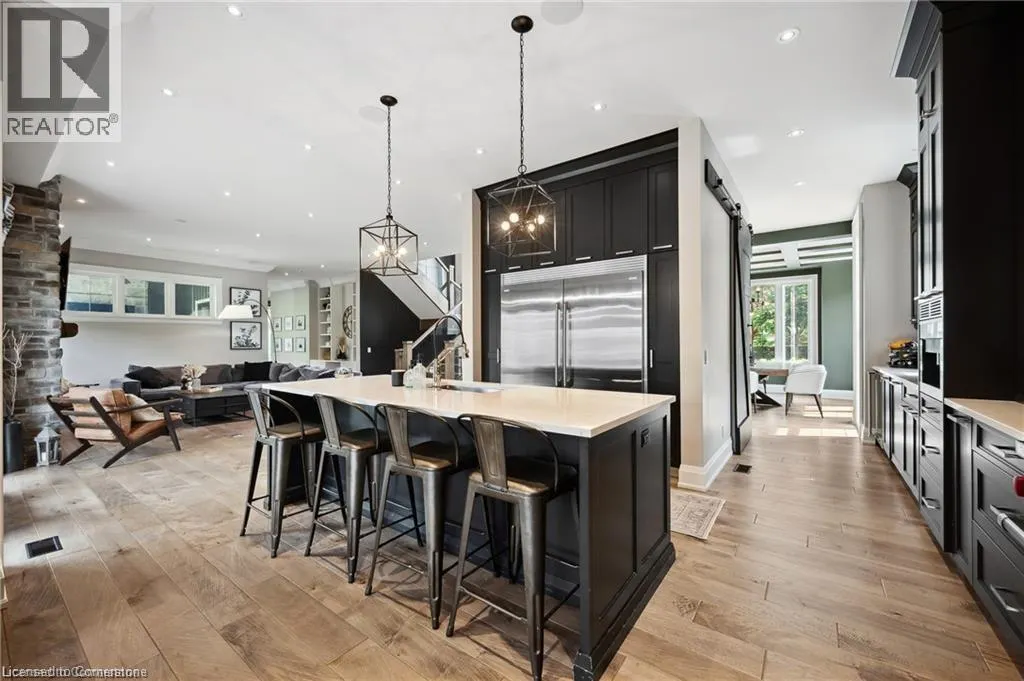1247 WOOD Place