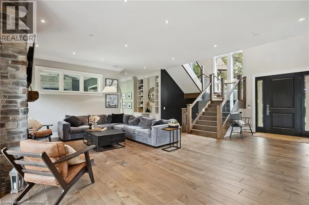 1247 WOOD Place