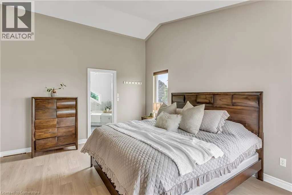 182 SNYDERS Road W