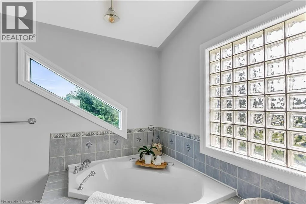 182 SNYDERS Road W