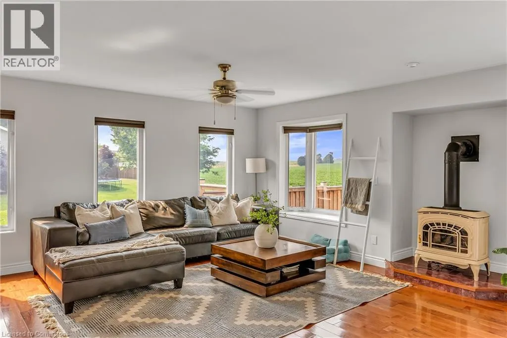 182 SNYDERS Road W