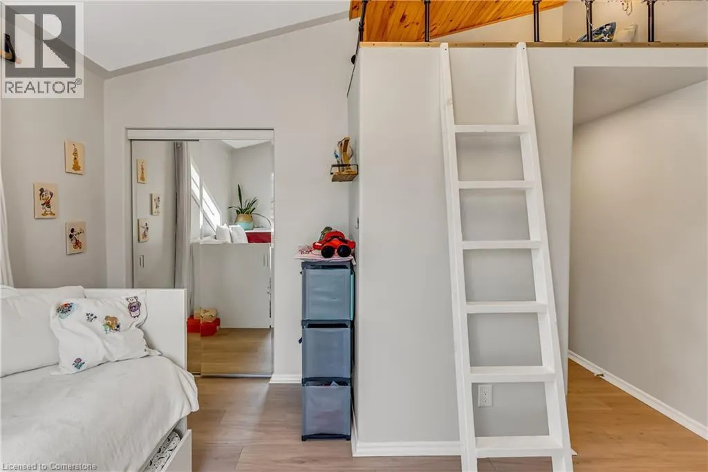 182 SNYDERS Road W