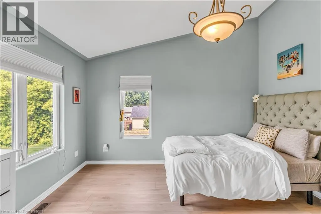 182 SNYDERS Road W