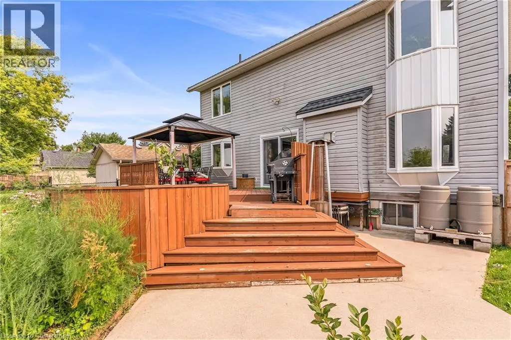 182 SNYDERS Road W