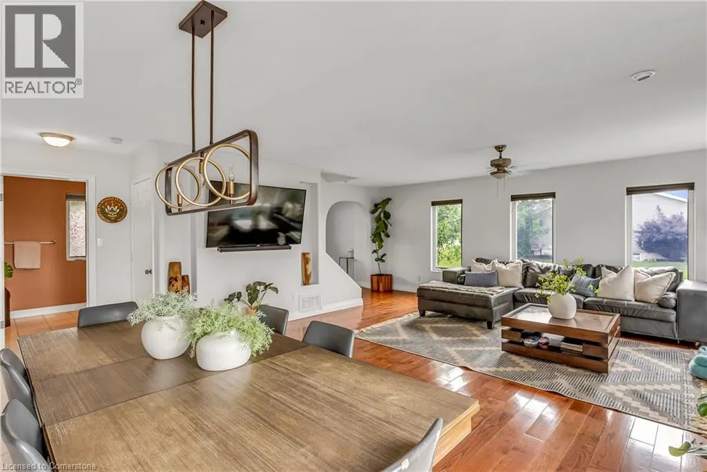 182 SNYDERS Road W