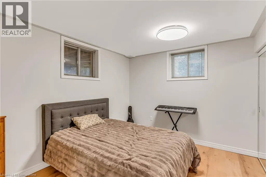 182 SNYDERS Road W