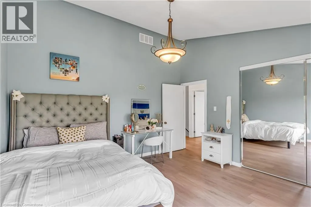 182 SNYDERS Road W