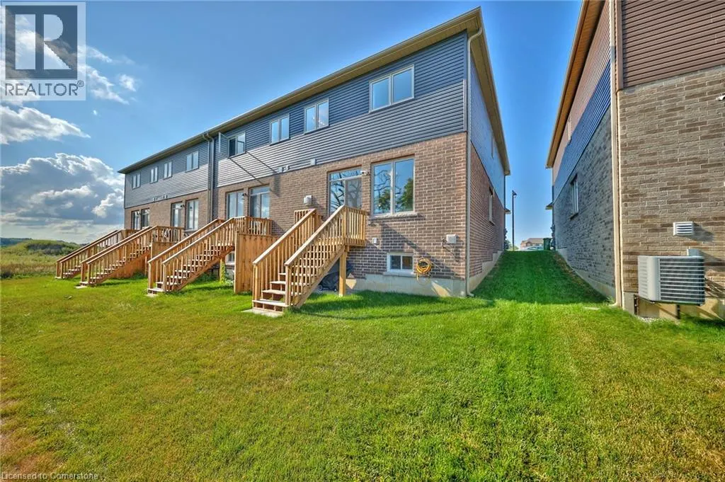 73 LLOYD DAVIES Way