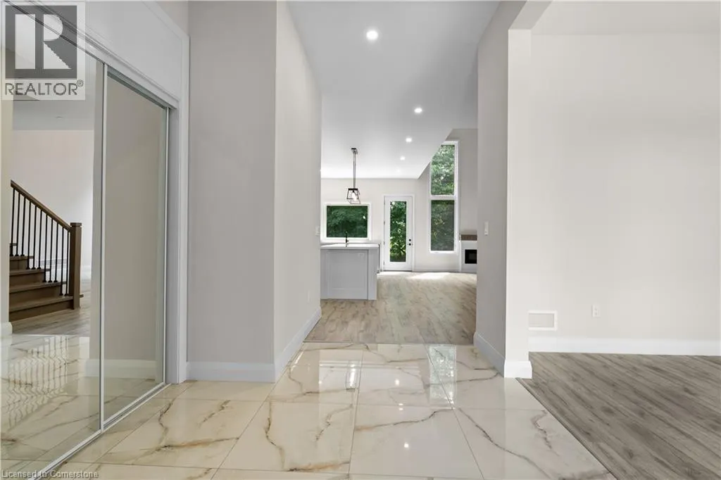 25 SUNVIEW Drive