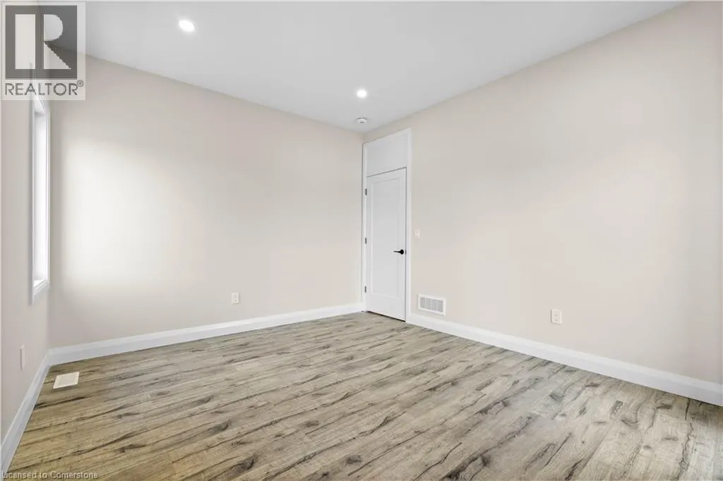 25 SUNVIEW Drive