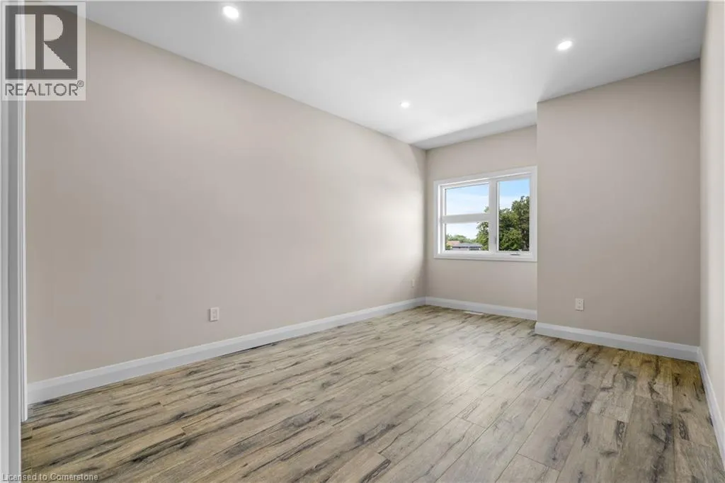 25 SUNVIEW Drive