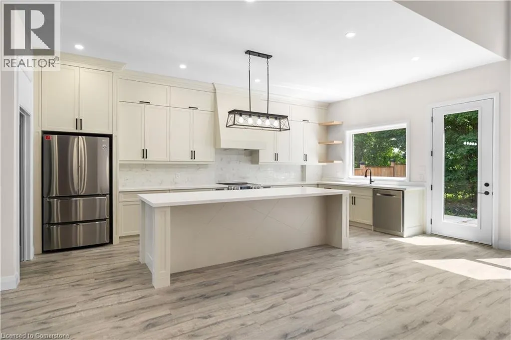 25 SUNVIEW Drive