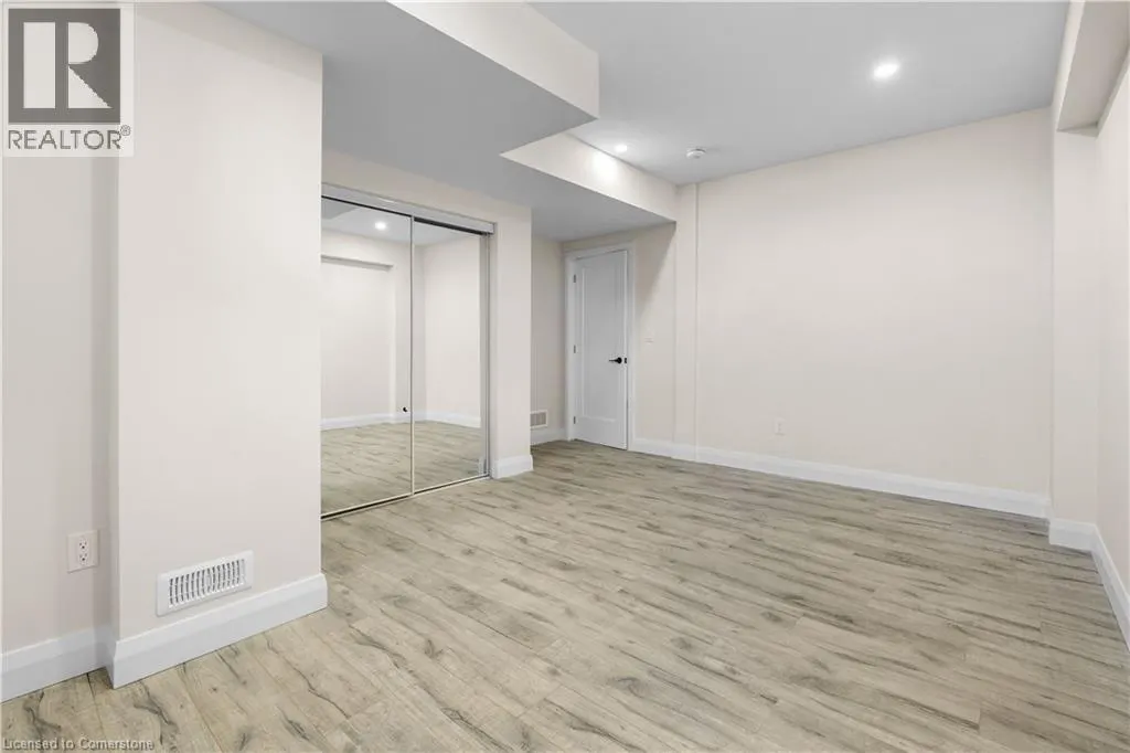 25 SUNVIEW Drive