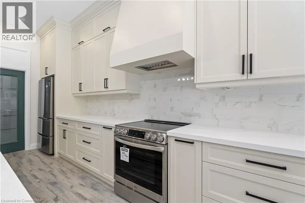 25 SUNVIEW Drive