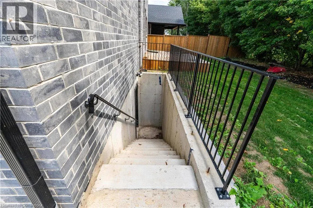 25 SUNVIEW Drive