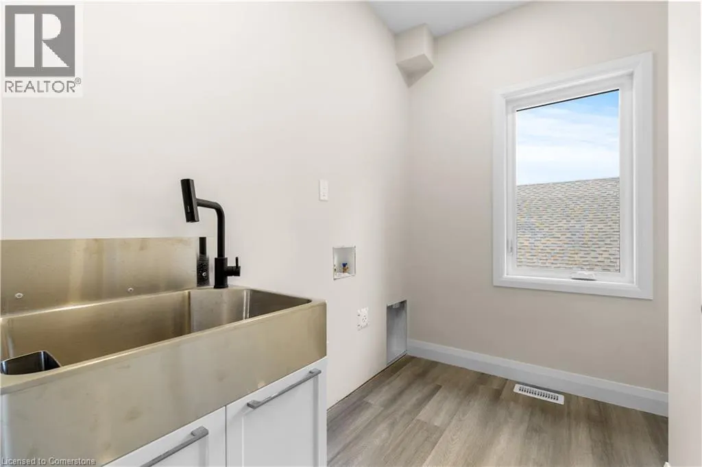 25 SUNVIEW Drive