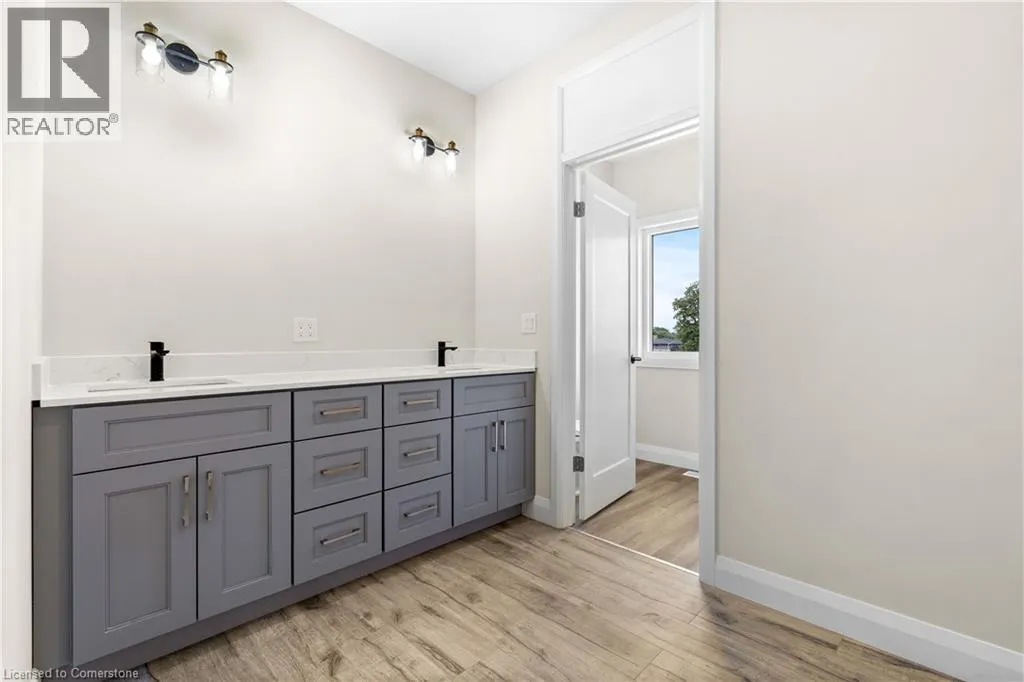 25 SUNVIEW Drive