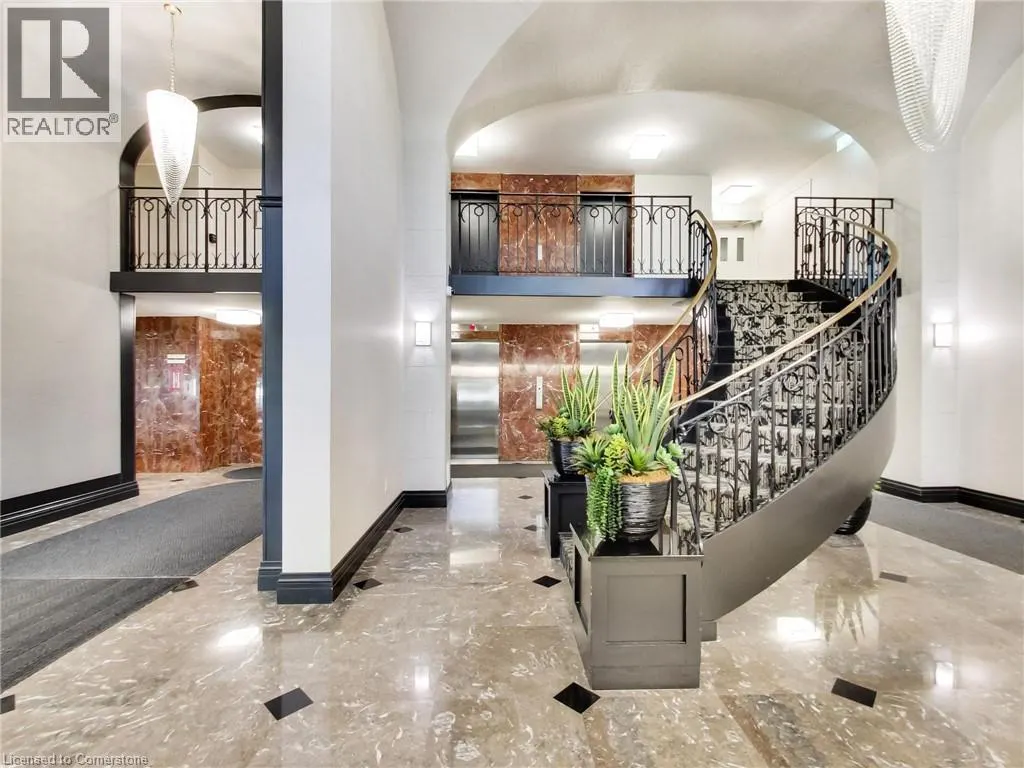 500 GREEN Road Unit# 203, #203