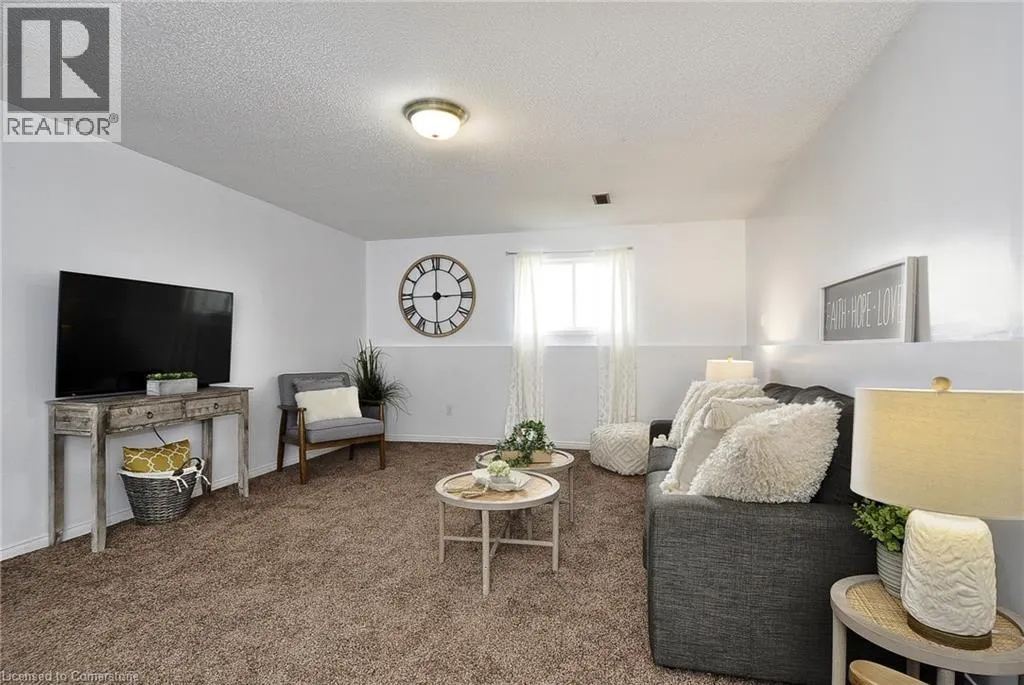 111 CARMINE Crescent