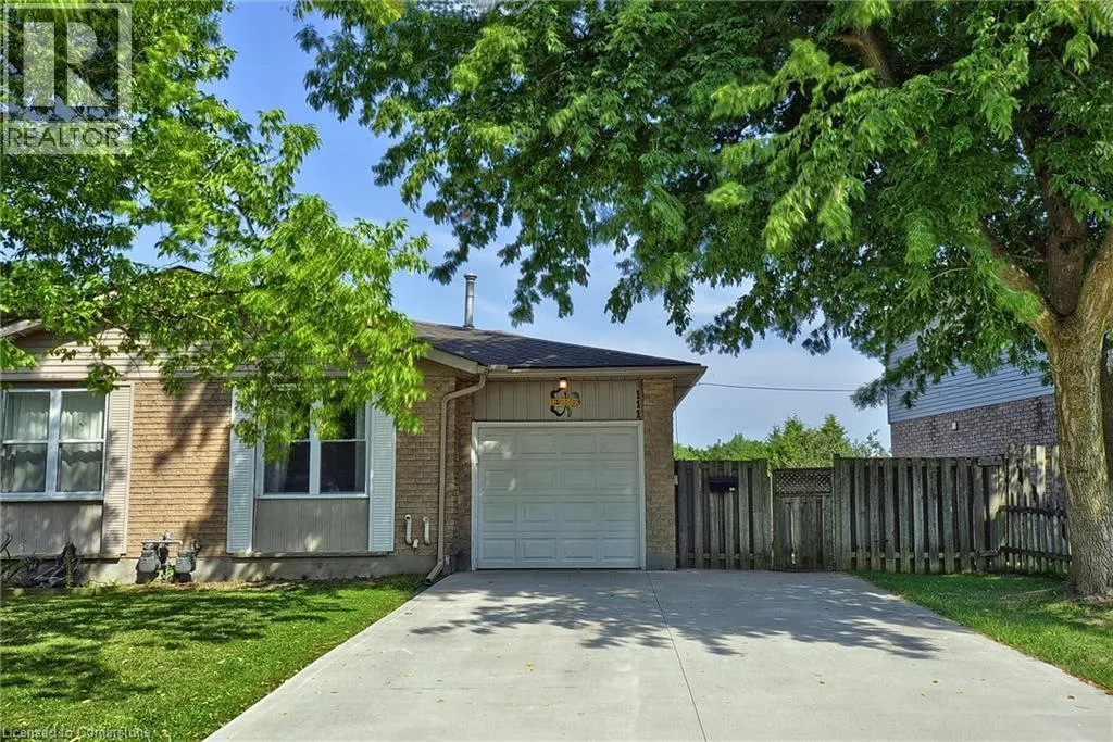 111 CARMINE Crescent