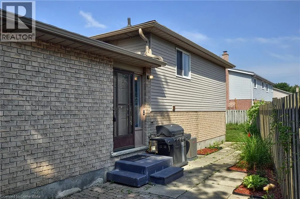 111 CARMINE Crescent