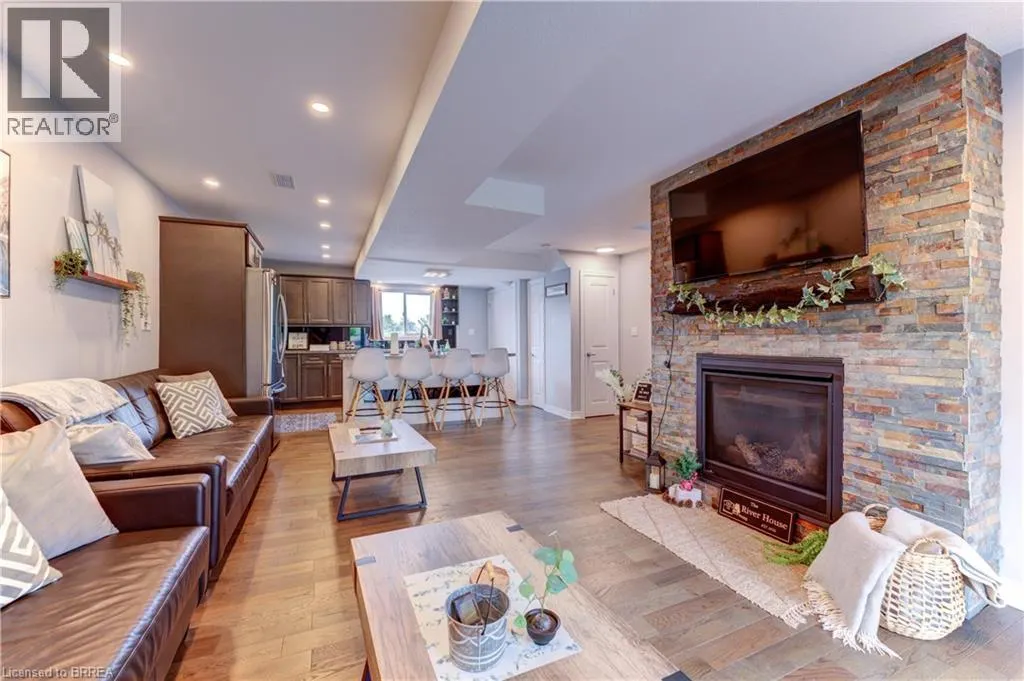 52 RIVER Drive