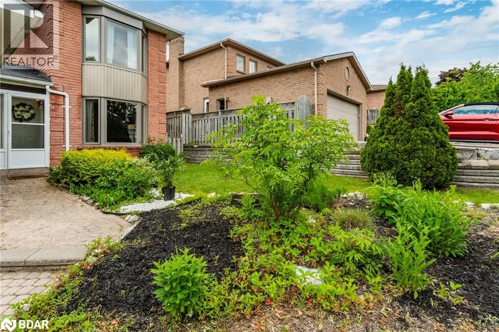 26 KENNY Crescent