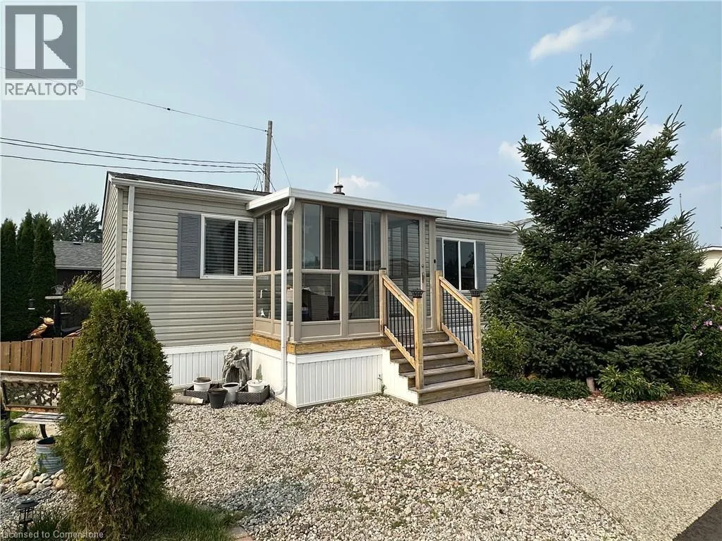 17 HEMLOCK CRESCENT PVT Crescent