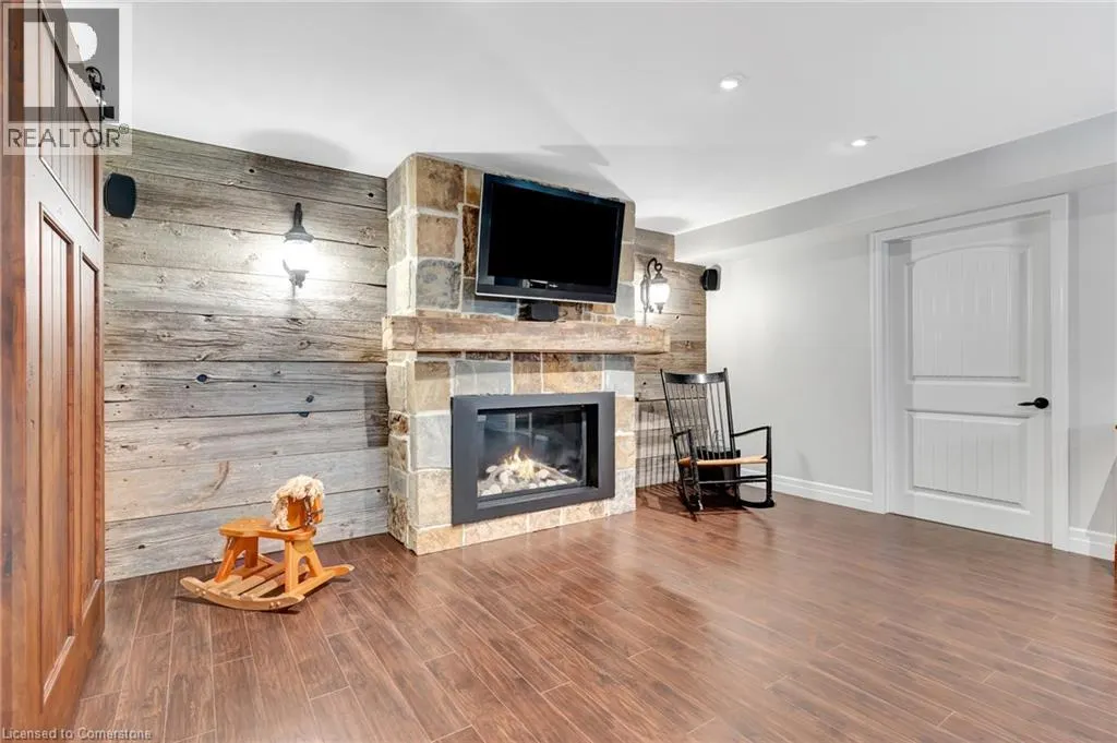 136 OAK PARK Drive