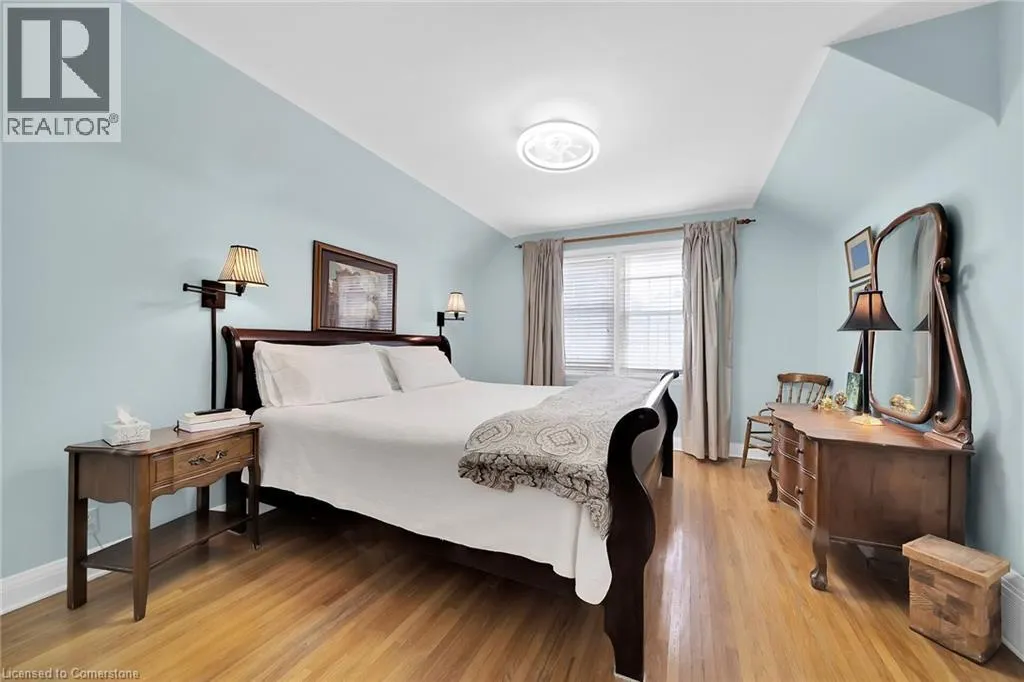14 SIMCOE Boulevard