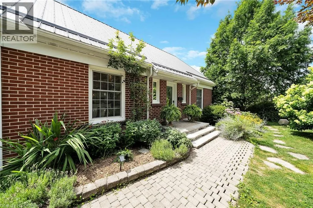 14 SIMCOE Boulevard