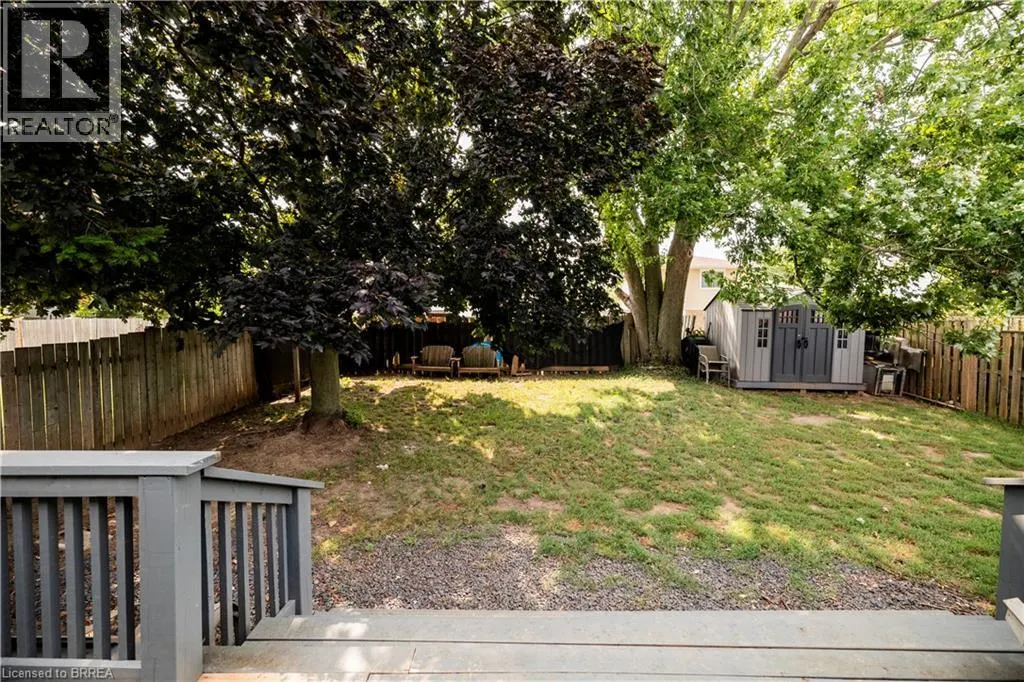 10 GARDEN Crescent
