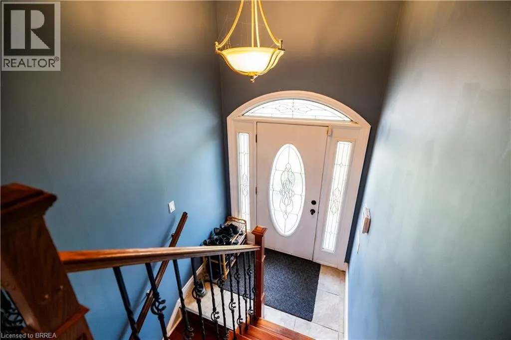 10 GARDEN Crescent