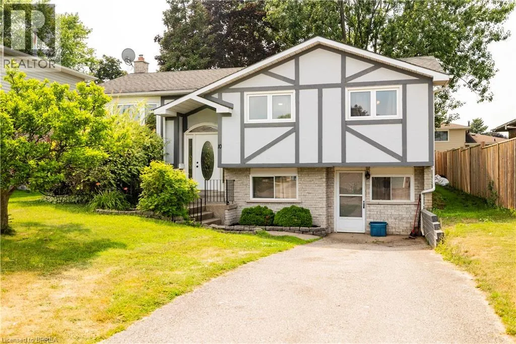 10 GARDEN Crescent