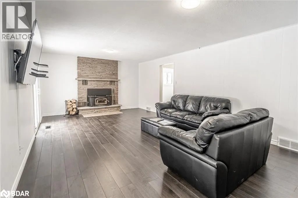 5853 YONGE Street