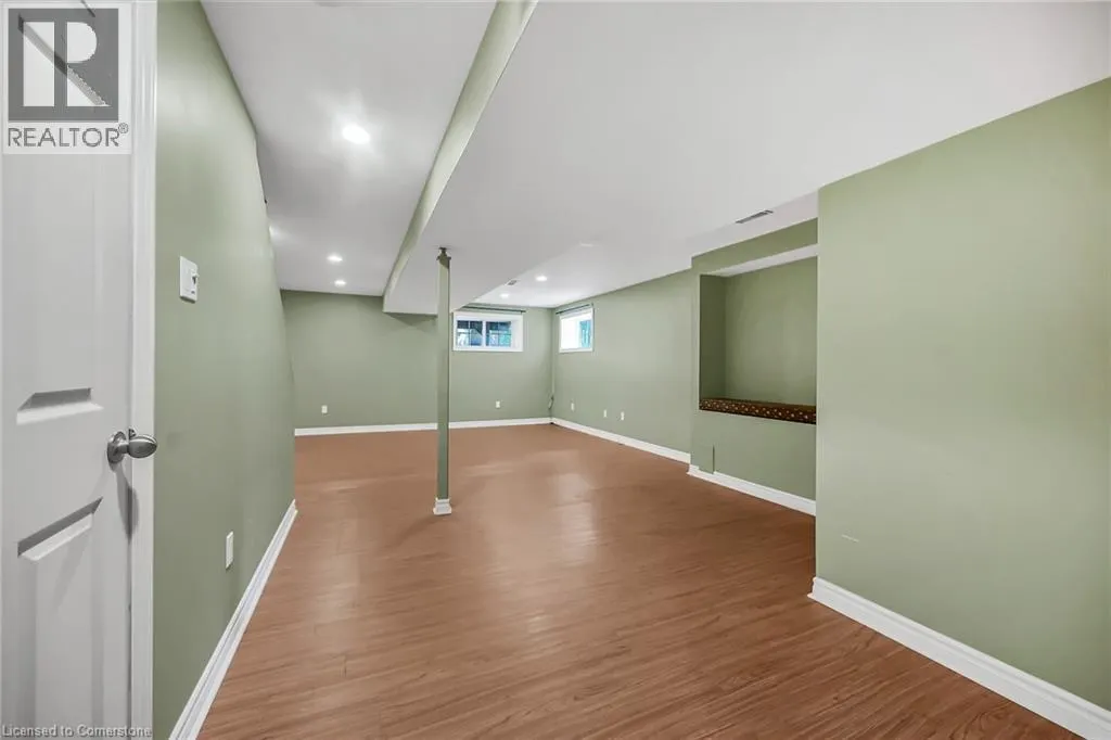 7 GOLDENVIEW Court
