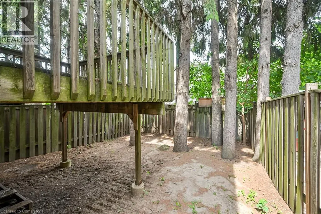 7 GOLDENVIEW Court