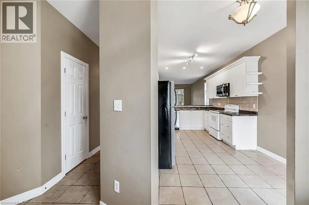 7 GOLDENVIEW Court