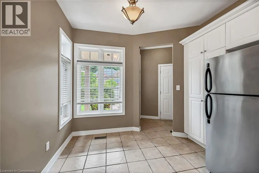 7 GOLDENVIEW Court
