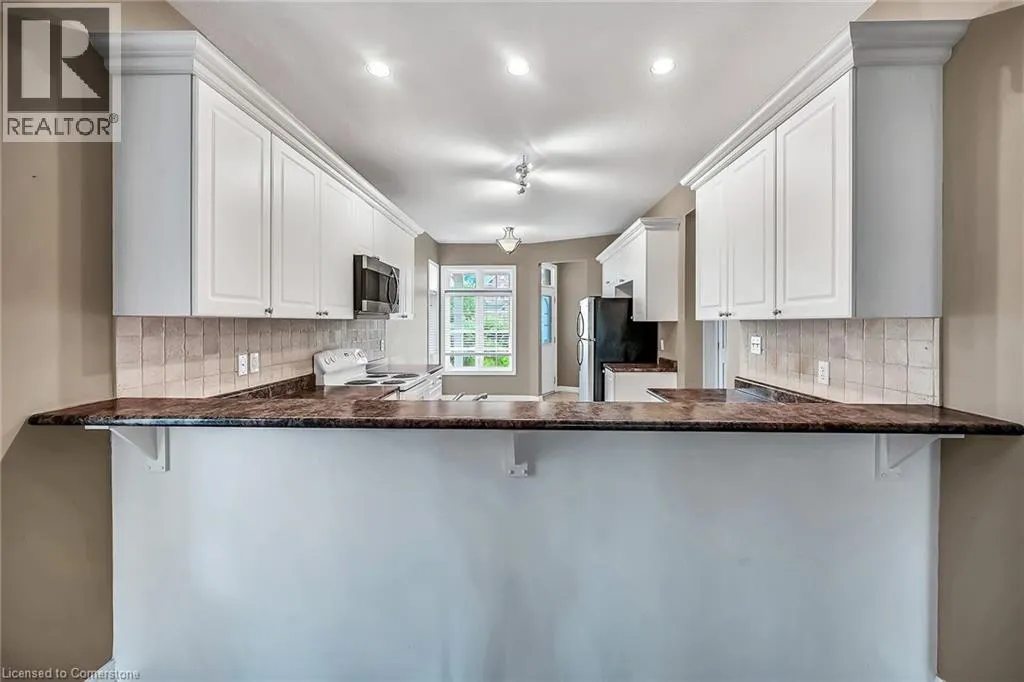 7 GOLDENVIEW Court