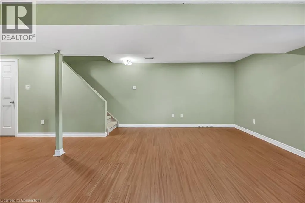 7 GOLDENVIEW Court
