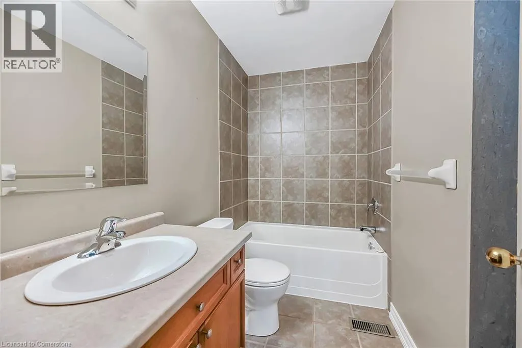 7 GOLDENVIEW Court