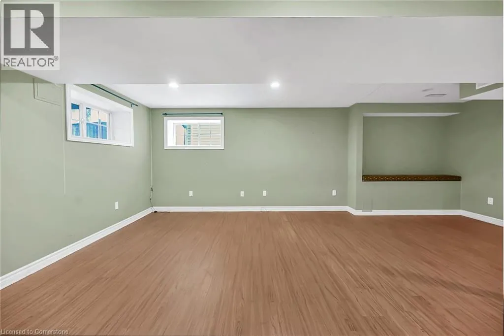7 GOLDENVIEW Court