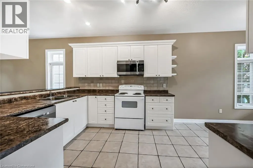 7 GOLDENVIEW Court